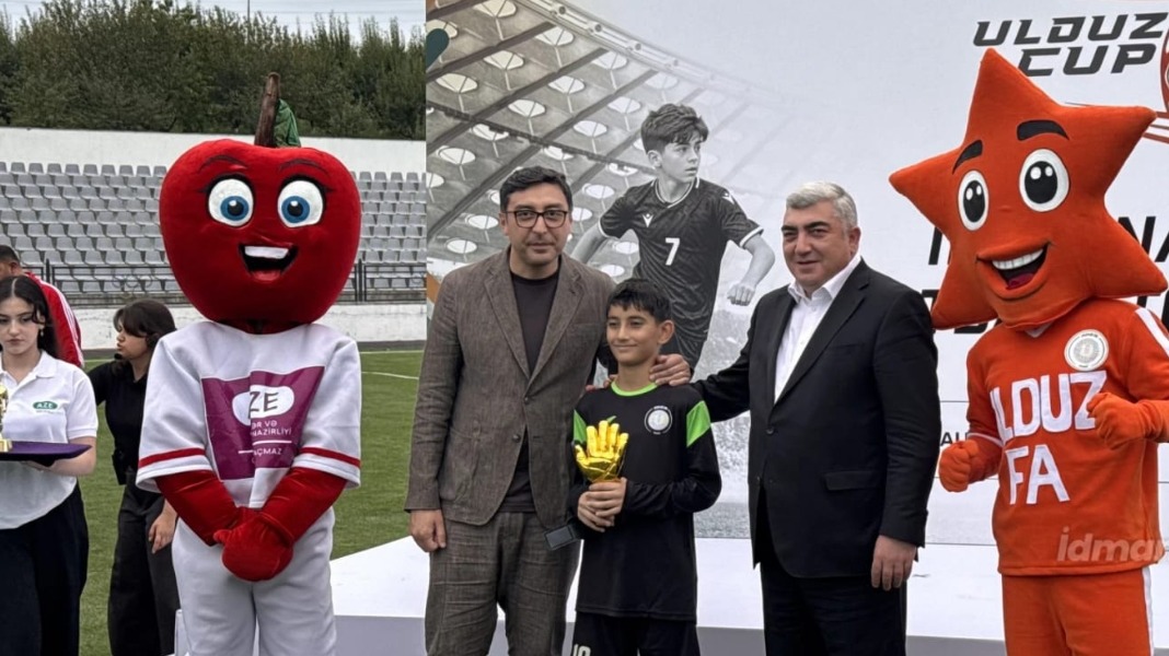 <p>"Ulduz Cup"un qalibi "Drukarz" FK olub</p>