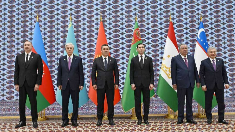 <p>Türkmənbaşıda Azərbaycan və Mərkəzi</p> 