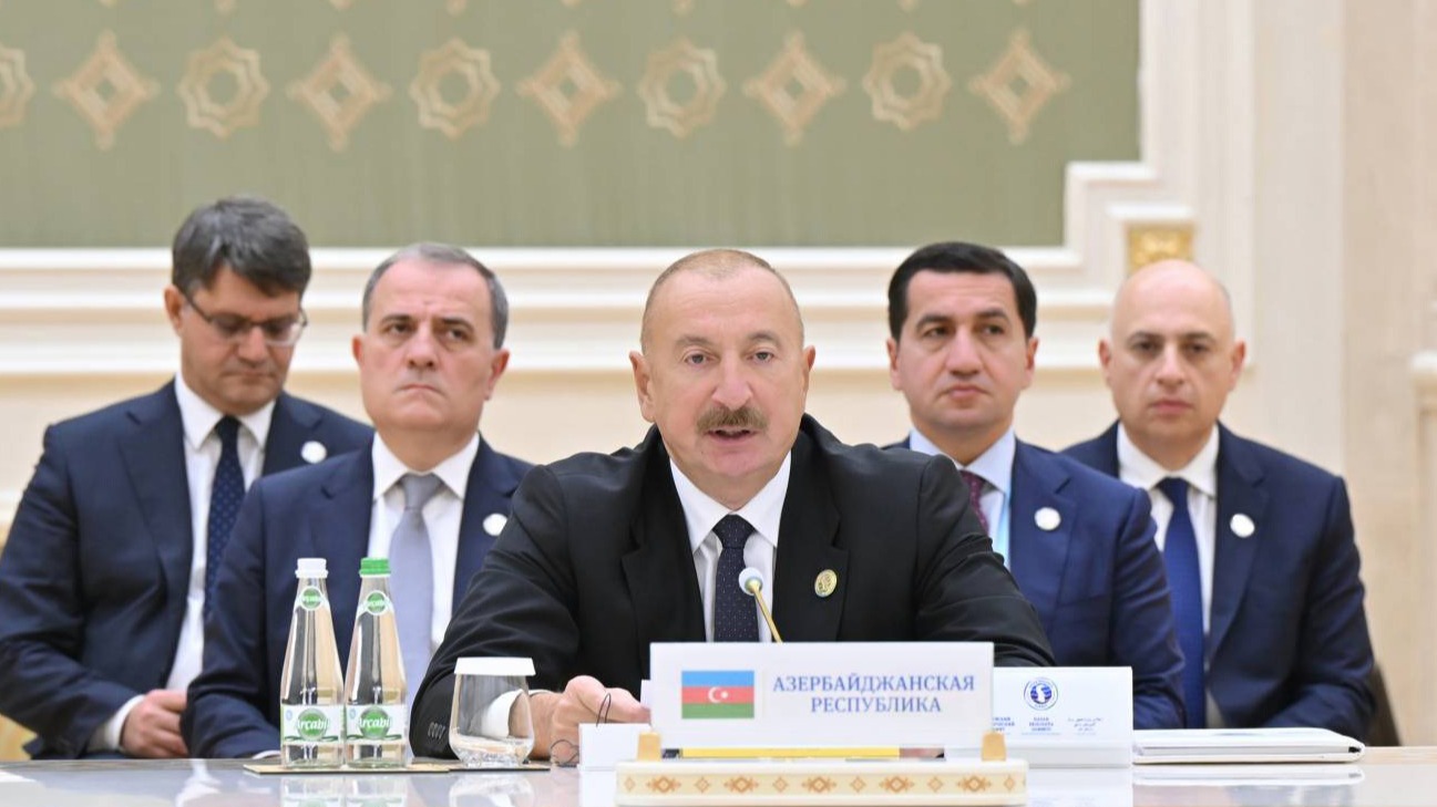 <p>Türkmənbaşı şəhərində Xəzər Ekoloji Sammitinin&nbsp;geniş tərkibdə iclasından</p> 